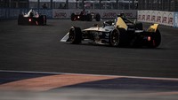 Pebalap Maserati MSG Racing, Maximilian Gunther, mampu tampil paling cepat di sesi latihan bebas pertama tersebut dengan waktu 1 menit 8,94 detik. 