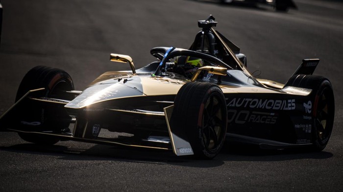 Latihan bebas balapan Formula E 2023 Jakarta Pembalap Tag Heuer Porsche Formula E Team Antonio Felix Da Costa melaju dalam sesi latihan bebas pada balapan Formula E 2023 Jakarta di Jakarta International E-Prix Circuit (JIEC), Jakarta, Jumat (2/6/2023). ANTARA FOTO/Aprillio Akbar/nz