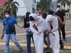 Konten Prank Pocong Berujung 5 Pria di Riau Ditangkap Polisi