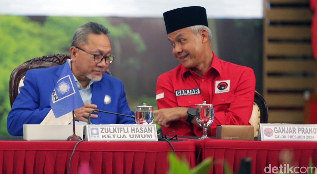Ketum PAN Zulkifli Hasan (Zulhas) mendatangi kantor DPP PDIP. Zulhas bertemu Ketum PDIP Megawati Soekarnoputri hingga Gubernur Jawa Tengah Ganjar Pranowo.