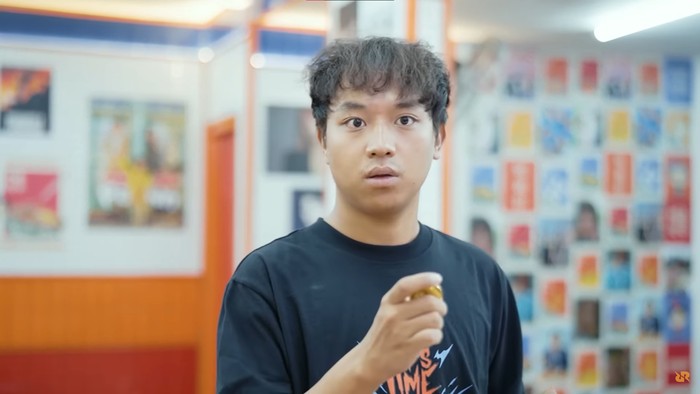 Rex Regum Qeon (RRQ), salah satu tim esport besar di Indonesia, resmi mengumumkan roster terbarunya untuk MPL ID S12. Pemain asal Myanmar, Naomi resmi bergabung.