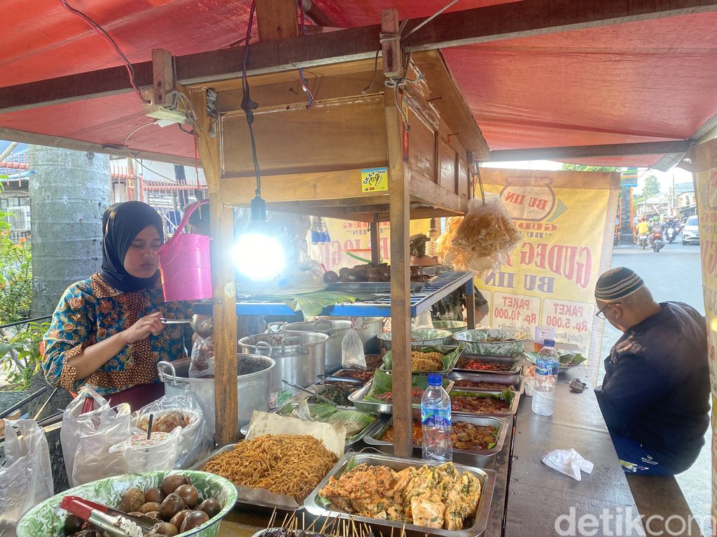 Nasi Gudeg Jogja Bu Iin
