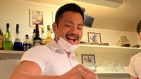 Banyak pengunjung merasa senang ke sini. Tak hanya pelayanan unik tetapi makanan enak dan susu segar yang disajikan bikin ketagihan. Foto: Instagram/macho_bar