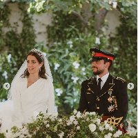 Pernikahan Pangeran Hussein dan Rajwa Al Saif digelar Kamis, 1 Juni 2023 di Istana Al Husseiniya, Istana Zahran, Amman, Yordania. Pernikahan keduanya disaksikan kurang lebih 140 tamu undangan yang sebagian besar adalah keluarga kerajaan dari berbagai negara.  Foto: Dok. Royal Hashemite Court