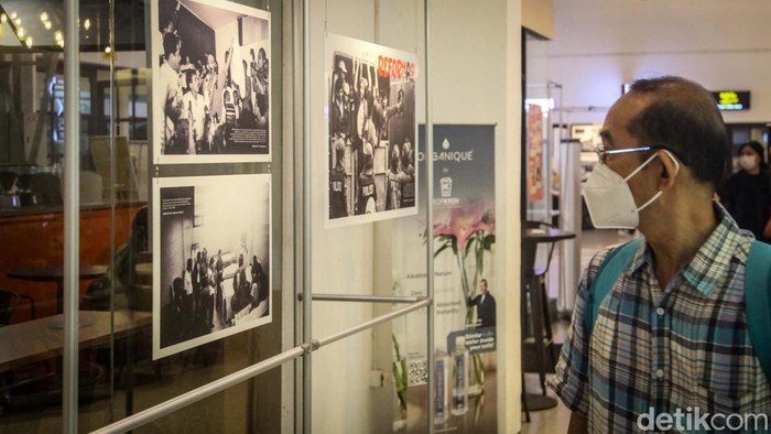 Peringati 25 Tahun Reformasi Lewat Pameran Foto GFJA bersama Redaksi Foto Perum LKBN Antara menggelar pameran foto dalam rangka peringatan 25 tahun reformasi. Foto-foto yang dipamerkan meliputi momen yang terjadi tahun 1998.