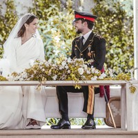 Tempat pernikahan Pangeran Hussein dan Rajwa Al Saif ini merupakan lokasi yang sama pernikahan ayah sang putra mahkota Raja Abdullah II saat menikahi Ratu Rania. Foto: AP/Nasser Nasser, Royal Hashemite Court via AP