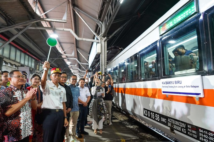 PT Kereta Api Indonesia meluncurkan 5 kereta api baru secara serentak pada 1 Juni 2023