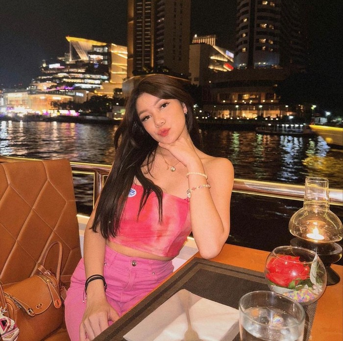 Regina Phoenix Diduga Pacar Baru Okin, Ini Potret Kulinerannya Regina Phoenix Diduga Pacar Baru Okin, Ini Potret Kulinerannya