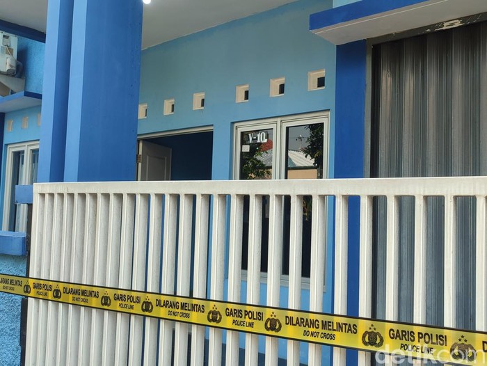 Rumah yang diduga menjadi pabrik ekstasi di Semarang, Jumat (2/6/2023).