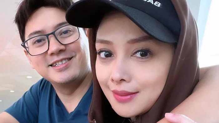 Terry Putri dan Derly Darmawan
