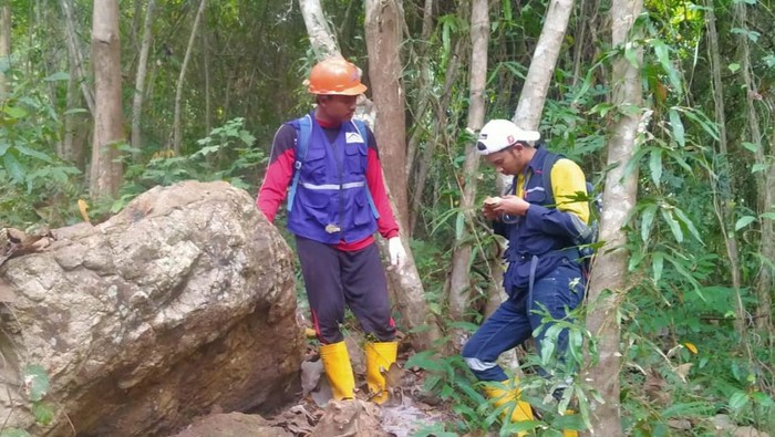 Tim Survei Geologi Teliti Kawasan Gunung Salakan Banyuwangi