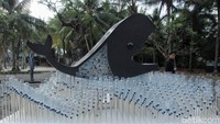Formula E ini juga sebagi ajang kampanye untuk energi bersih dan anti sampah plastik. 