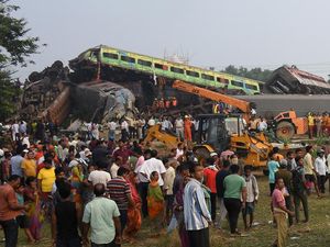 5 Fakta Ngerinya Tabrakan 3 Kereta India Tewaskan 288 Jiwa