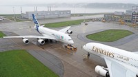 Berkat dorongan dari mesinnya, pesawat ini mampu melaju dengan kecepatan 0,85 mach. A380 ini mampu menjelajahi udara hingga jarak maksimum sejauh 15.000 km dan mampu mengudara hingga ketinggian 43.100 kaki. Foto: dok. instagram Emirates