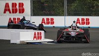 Dia hampir tak terkejar melalui pergerakannya yang agresif. Namun, Wehrlein dan Dennis tak bisa tinggal diam.