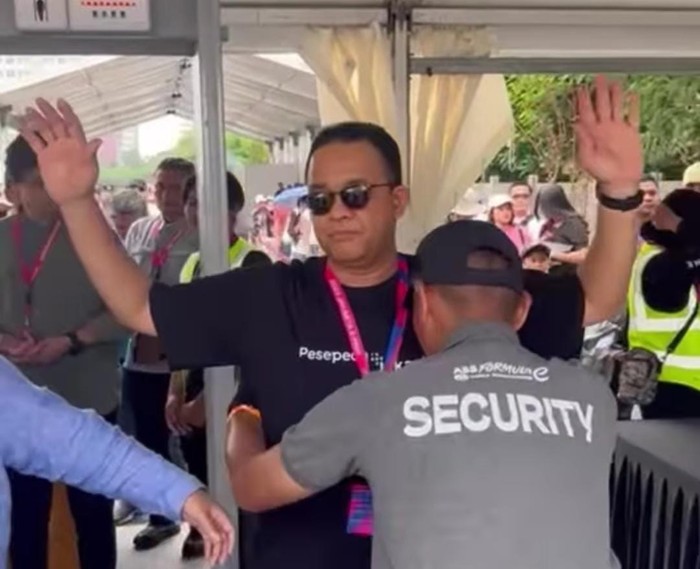 Anies Baswedan nonton Formula E Jakarta 2023.