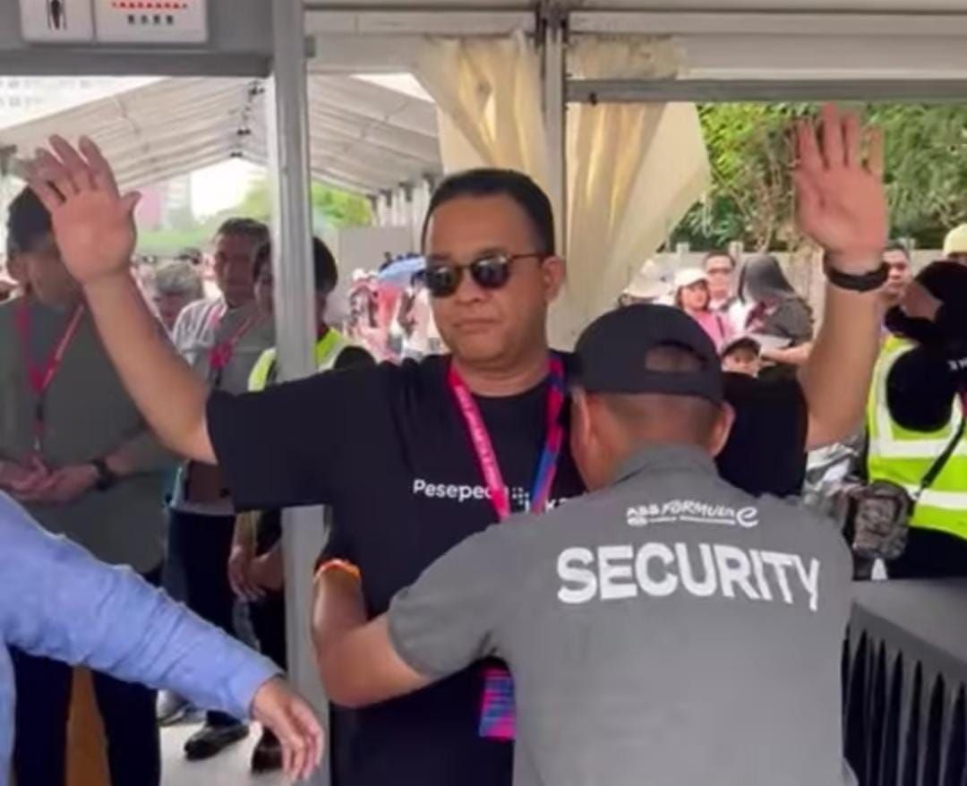 Anies Baswedan nonton Formula E Jakarta 2023.