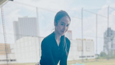 8 Inspirasi Gaya Sporty Anya Geraldine untuk Main Tenis dan Golf