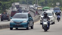 Kenaikan tarif Jalan Tol ruas Bakauheni-Terbanggi Besar hingga 67 persen menyebabkan sejumlah pengguna jalan beralih menggunakan jalur Jalinsum menuju Pelabuhan Bakauheni atau sebaliknya.