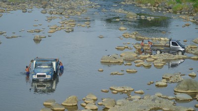 Kemarau Bikin Debit Sungai di Padang Berkurang Drastis