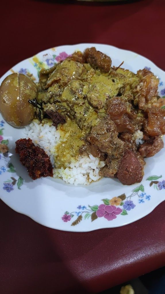 Tempat makan gudeg koyor populer di Semarang