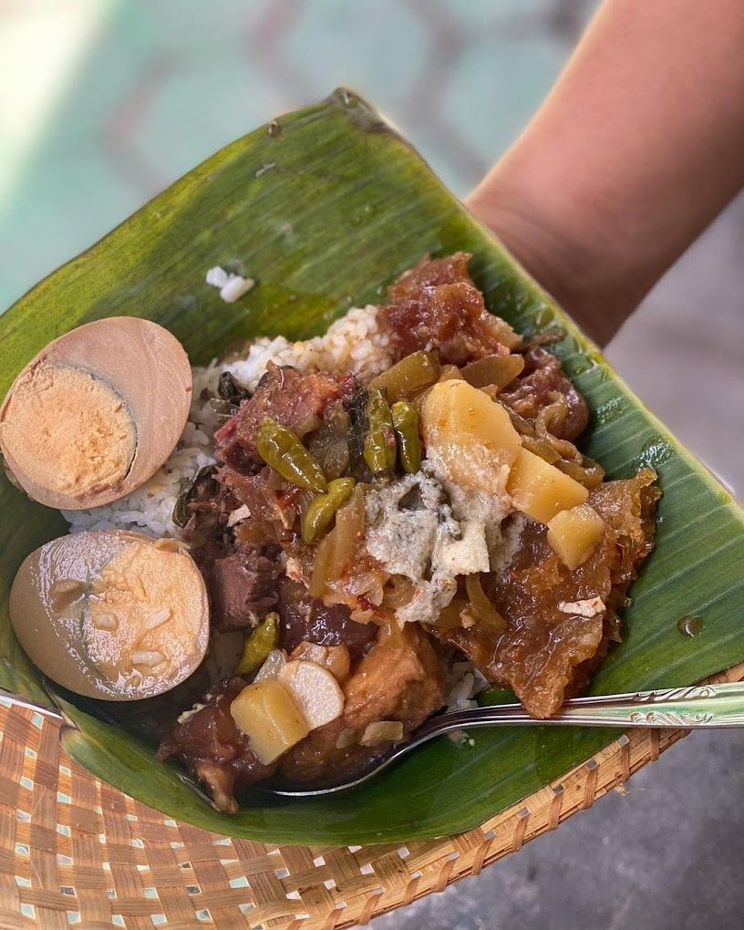Tempat makan gudeg koyor populer di Semarang