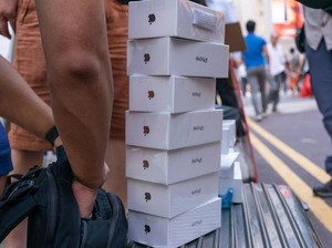 Penipuan PO Iphone Miliaran, Si Kembar Rihana-Rihani Diburu Polisi!