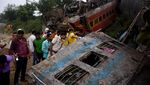 Foto-foto Tabrakan Maut Kereta yang Tewaskan 233 Orang di India
