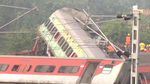 Foto-foto Tabrakan Maut Kereta yang Tewaskan 233 Orang di India