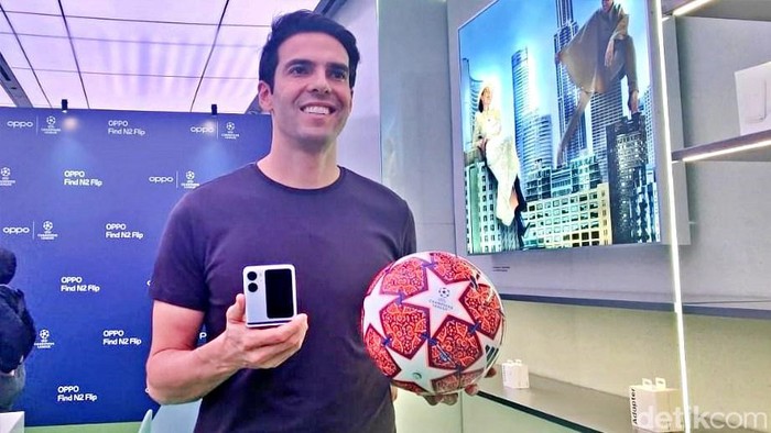 Kaka di Oppo Gallery Plaza Indonesia