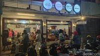Banyaknya kedai kopi di Kayutangan Heritage juga membuat pengunjung semakin betah. Foto: Muhammad Aminudin