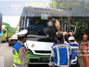 Kronologi Kecelakaan Minibus di Tol Karawaci Tewaskan WN China
