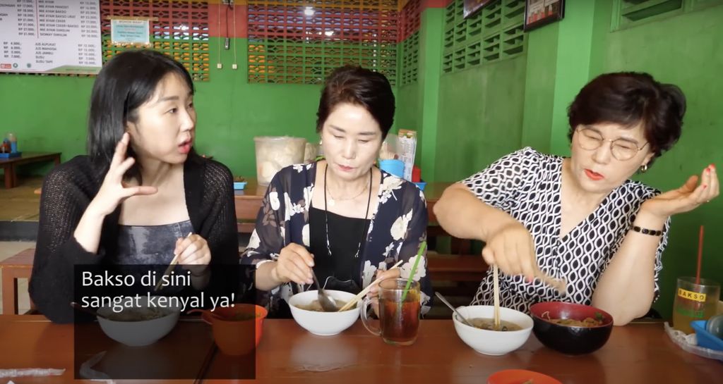 Keluarga Korea Ketagihan Makan Bakso di Jogja, Ini Komentarnya
