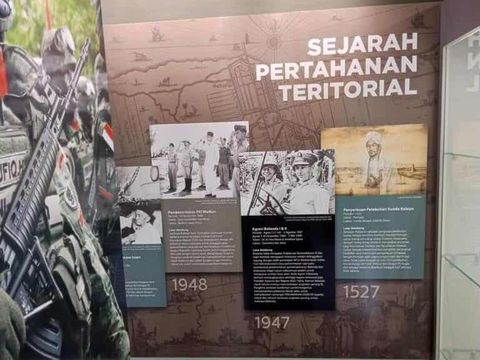 Kodim Jakarta Utara meraih penghargaan dari MURI setelah menjadi yang pembuat pertama (pioner) museum dari peti kemas (kontainer) berdimensi 20 kaki. (dok TNI AD)