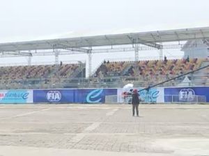 Kualifikasi Formula E Jakarta Dimulai, Tribun Penonton Masih Sepi