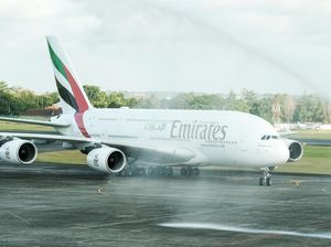 Mesin Ngebut Saat Mendarat, Pesawat Emirates Tergelincir & Jatuh ke Laut