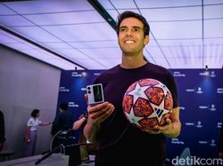 Ricardo Kaka Hipnotis Pengguna Oppo Find N2 Flip dan Milanisti di Jakarta