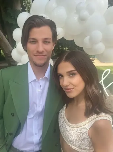 Millie Bobby Brown dan Jake Bongiovi Millie Bobby Brown dan Jake Bongiovi