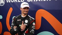 Wehrlein sukses mengasapi Jake Dennis dan Maximilian Gunther pada pertarungan sengit yang digelar di Sirkuit Internasional Ancol, Jakarta Utara.