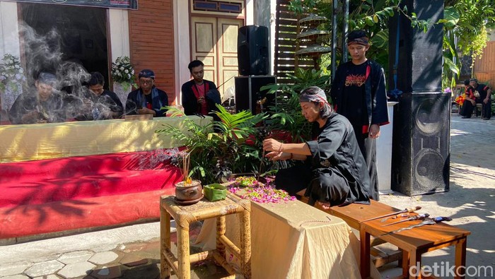 Paguyuban Aji Wengker Ponorogo Gelar Jamasan Pusaka di Bulan Selo
