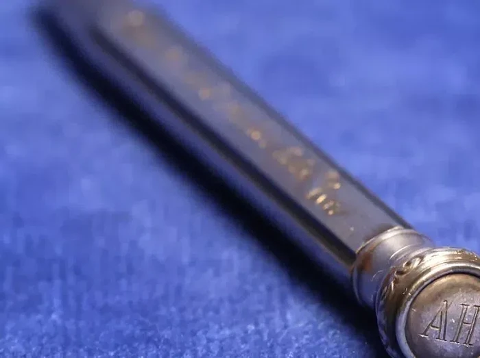 Pensil Adolf Hitler