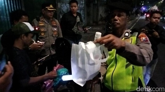 Petugas gabungan gelar razia gabungan untuk mencegah kejahatan jalan di karang pilang