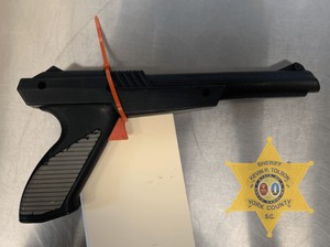 Pria di AS Pakai Pistol Mainan Nintendo untuk Rampok Toko