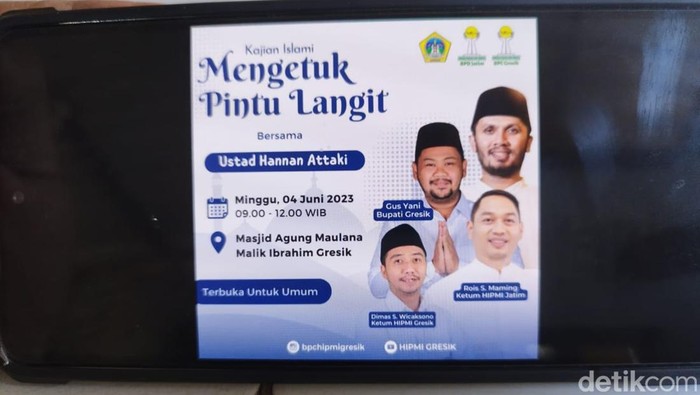 Poster ceramah Ustaz Hanan Attaki di Gresik