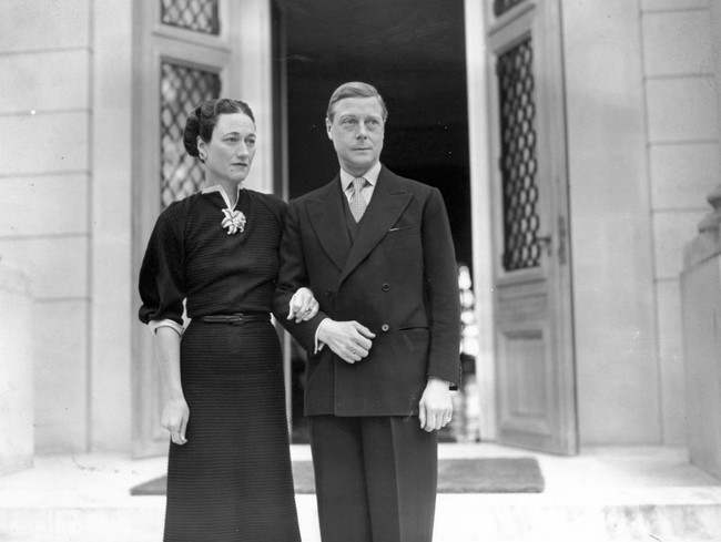 Kisah hidup Edward VIII disebut bak Pangeran Harry dan Meghan Markle. Dia rela melepas mahkota rajanya demi wanita yang dicintainya yaitu sang istri, sosialita Amerika Serikat, Wallis Simpson. Foto: Getty Images
