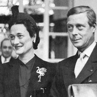 Edward VIII mengenal Wallis Simpson pada 1931 melalui istri seorang bangsawan Inggris yang berasal dari Amerika Serikat. Saat itu Edward bergelar Prince of Wales. Dan Wallis ketika itu berstatus sebagai istri pria lain. Wallis Simpson belum resmi bercerai dari suami keduanya, Ernest Simpson. Foto: Getty Images