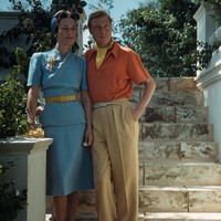 Pada 1935, Wallis Simpson diundang ke Istana Buckingham untuk bertemu Raja George V. Namun pertemuan itu bukan berarti sang raja memberikan restunya untuk Edward VIII dan Wallis menikah. Foto: Getty Images