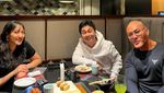 Serunya Deddy Corbuzier Kulineran Bareng Istri dan Anak