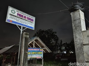 Densus 88 Tangkap Terduga Teroris yang Berprofesi Dosen dan Advokat