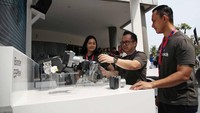 Sebagai salah satu mitra global resmi ajang 2023 Jakarta E-Prix, menunjukkan kepemimpinannya di bidang elektromobilitas dengan menampilkan berbagai transformasi teknologi berkelanjutan mulai dari mobilitas terlektrifikasi dan terautomasi hingga inovasi perangkat lunak.